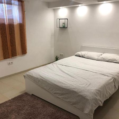 Bescheidene Untergeschoss Wohnung In Guter Lage. Kolín nad Rýnem Exteriér fotografie