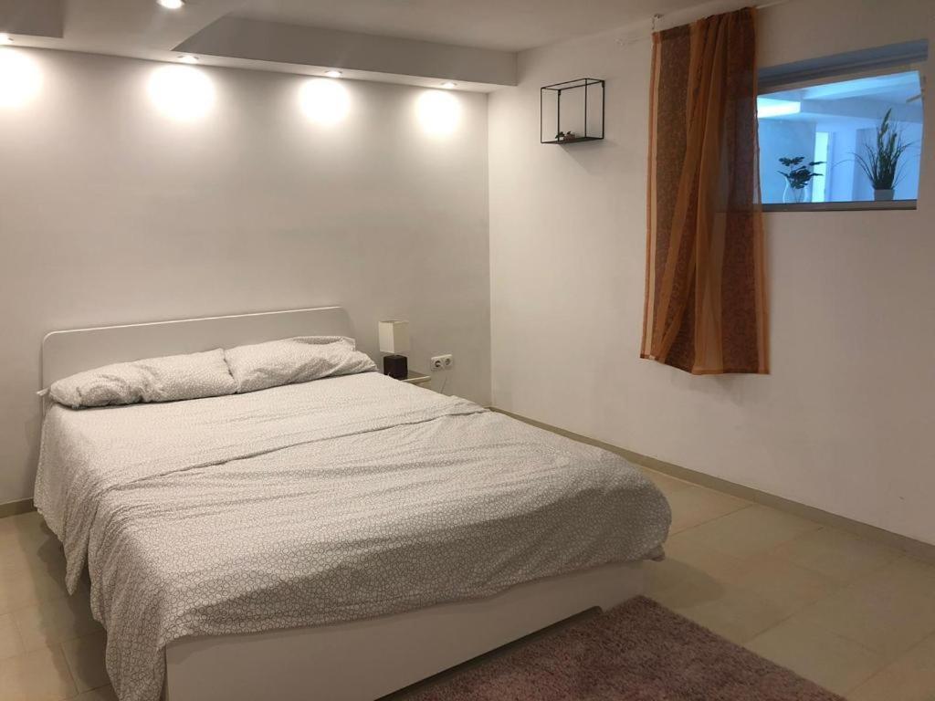 Bescheidene Untergeschoss Wohnung In Guter Lage. Kolín nad Rýnem Exteriér fotografie